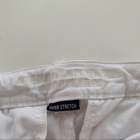 White AEO Shorts - Picture 3 of 3